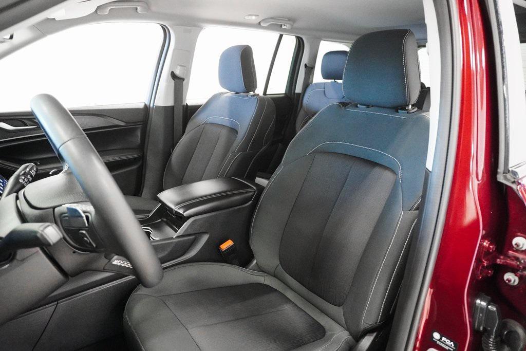 used 2024 Jeep Grand Cherokee car, priced at $27,995