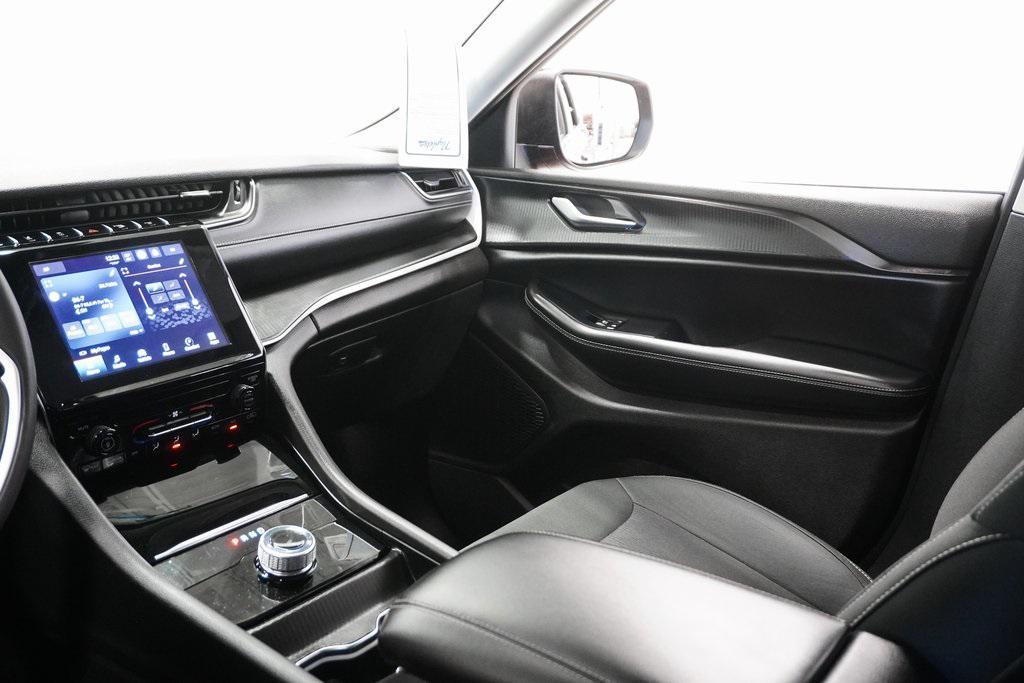 used 2024 Jeep Grand Cherokee car, priced at $27,995