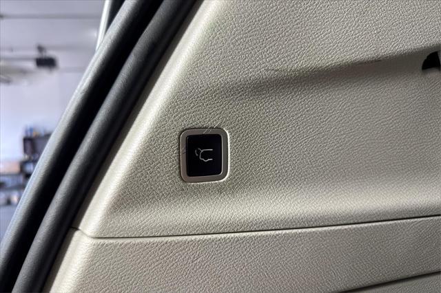used 2023 Chrysler Pacifica car, priced at $25,995