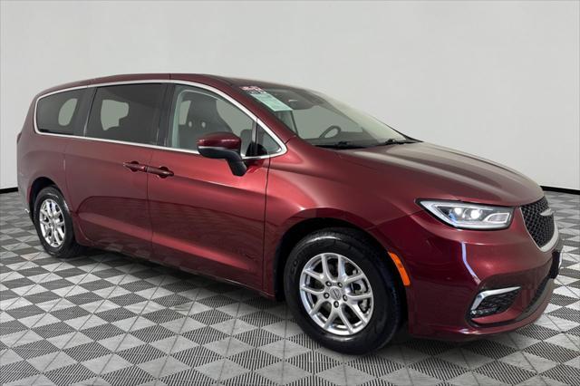 used 2023 Chrysler Pacifica car, priced at $25,995