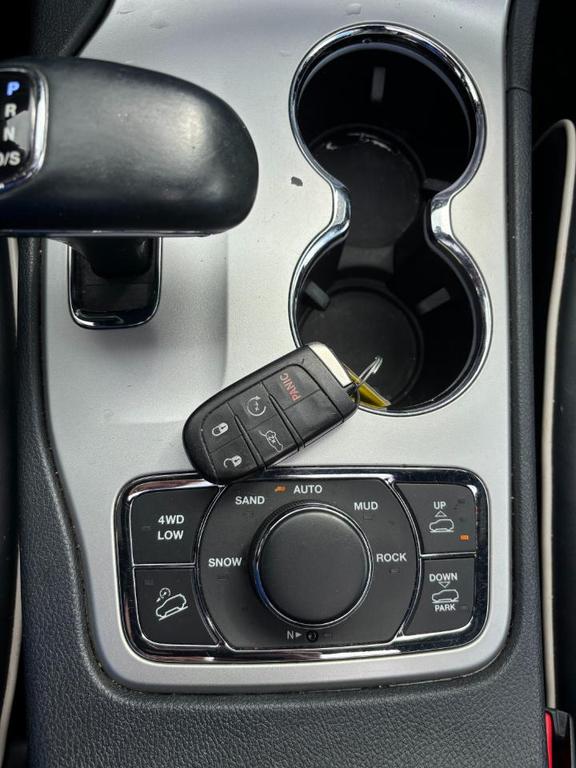used 2014 Jeep Grand Cherokee car, priced at $9,495