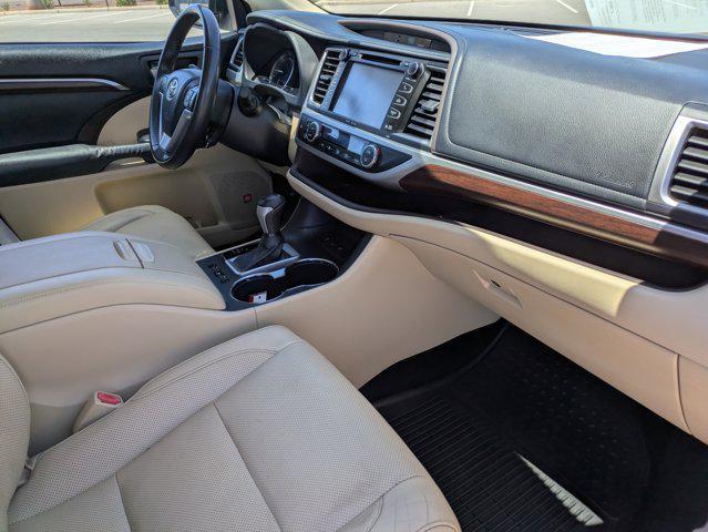 used 2014 Toyota Highlander Hybrid car, priced at $17,998