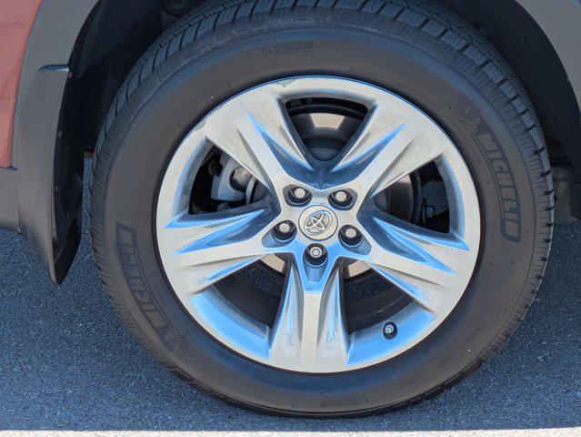 used 2014 Toyota Highlander Hybrid car, priced at $17,998
