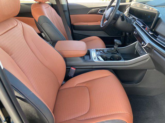new 2025 Kia Carnival car, priced at $49,866