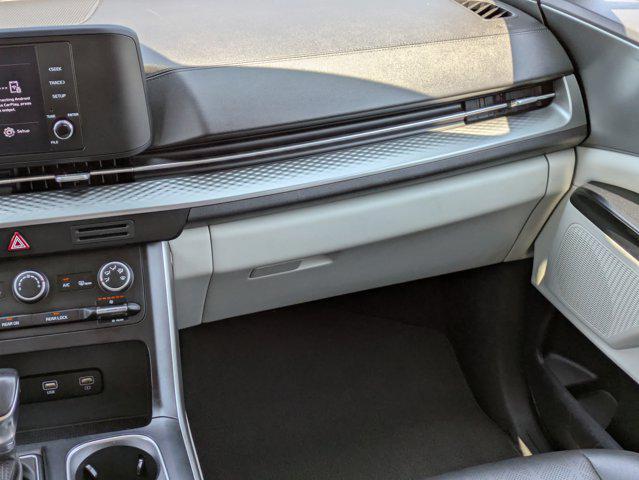 used 2022 Kia Carnival car