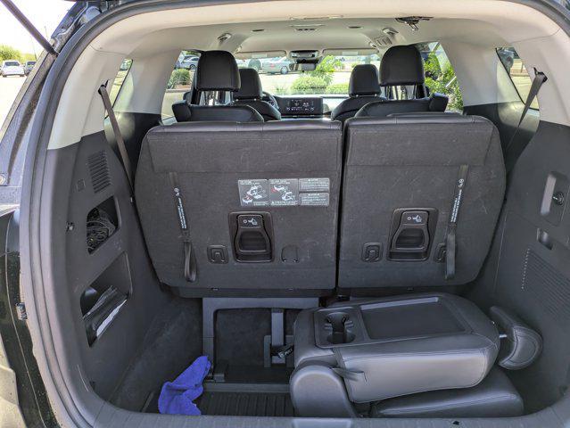 used 2022 Kia Carnival car