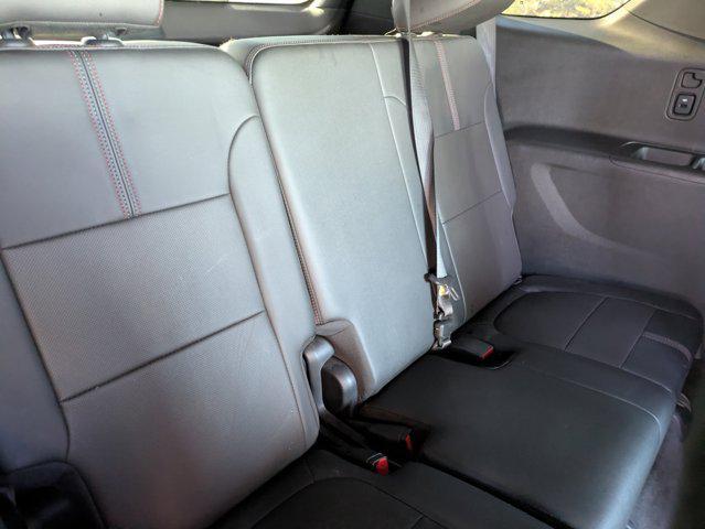 used 2023 Chevrolet Traverse car, priced at $32,998