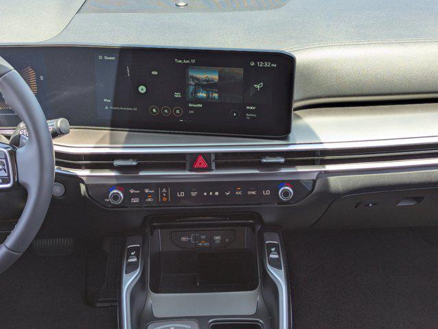 new 2025 Kia Sorento Plug-In Hybrid car, priced at $44,000