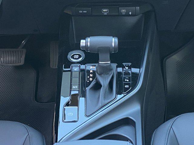 new 2025 Kia Niro car, priced at $30,338