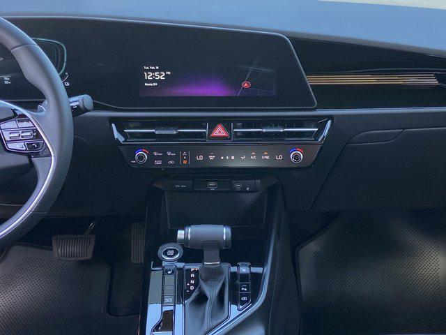 new 2025 Kia Niro car, priced at $30,338