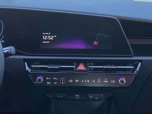 new 2025 Kia Niro car, priced at $30,338