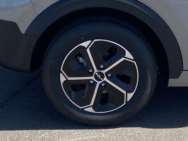 new 2025 Kia Niro car, priced at $30,338