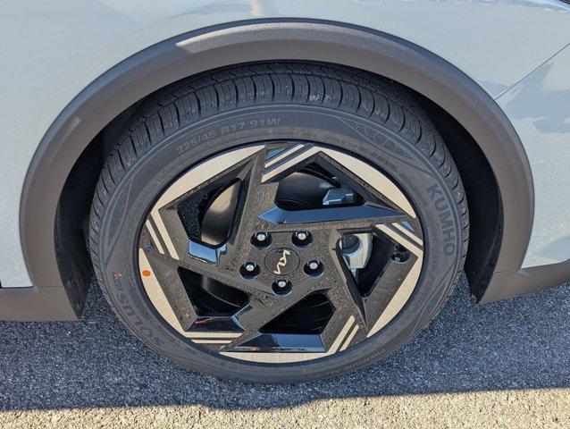 new 2025 Kia K4 car, priced at $24,052