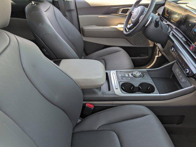 new 2025 Kia Carnival Hybrid car, priced at $41,225