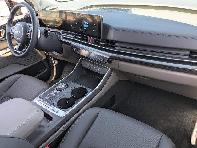 new 2025 Kia Carnival Hybrid car, priced at $41,225