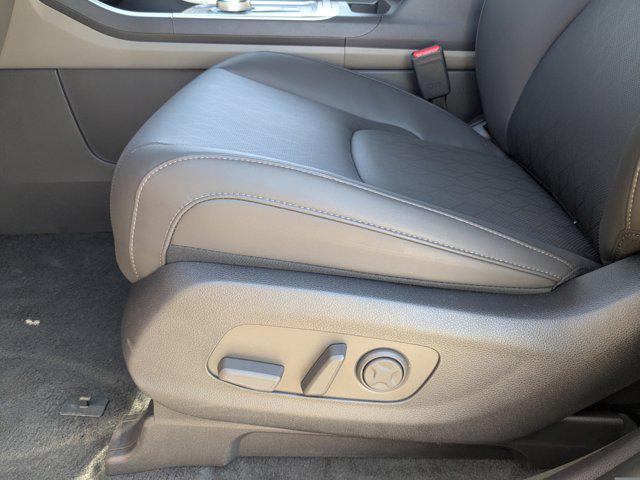 new 2025 Kia Carnival Hybrid car, priced at $41,225