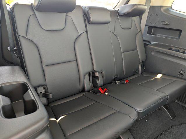 new 2025 Kia Telluride car, priced at $39,118