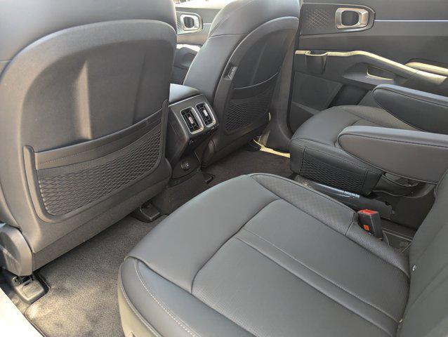 new 2025 Kia Sorento Hybrid car, priced at $40,785