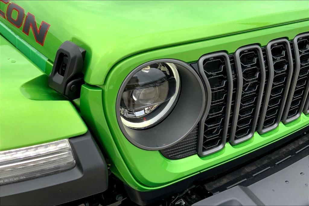 new 2025 Jeep Wrangler car, priced at $52,643
