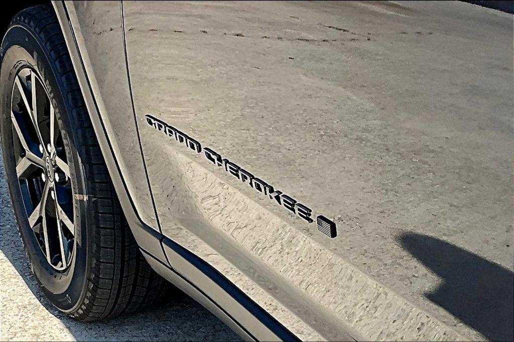 new 2025 Jeep Grand Cherokee L car, priced at $42,725