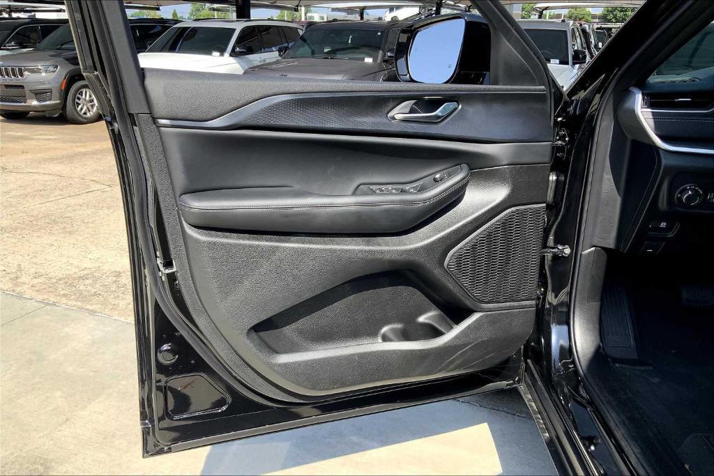 new 2025 Jeep Grand Cherokee L car, priced at $38,485