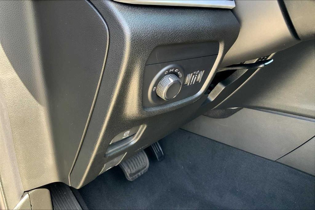 new 2025 Jeep Grand Cherokee L car, priced at $38,485