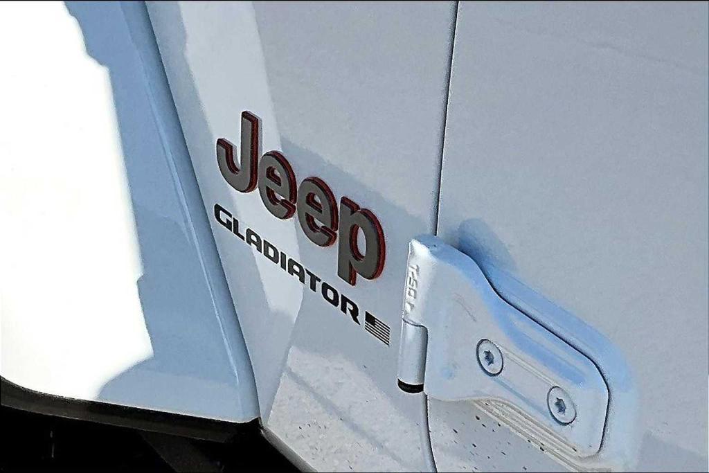 new 2025 Jeep Gladiator car, priced at $52,615