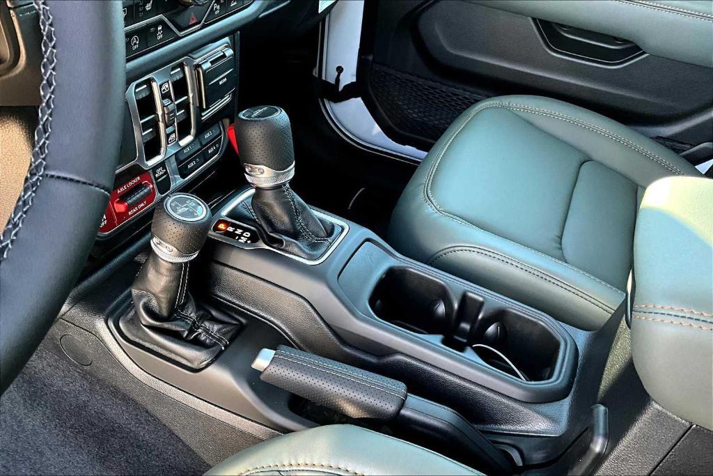 new 2025 Jeep Gladiator car, priced at $52,615