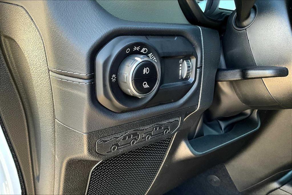 new 2025 Jeep Gladiator car, priced at $52,615