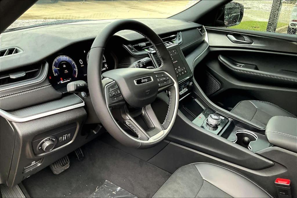 new 2025 Jeep Grand Cherokee car, priced at $39,408