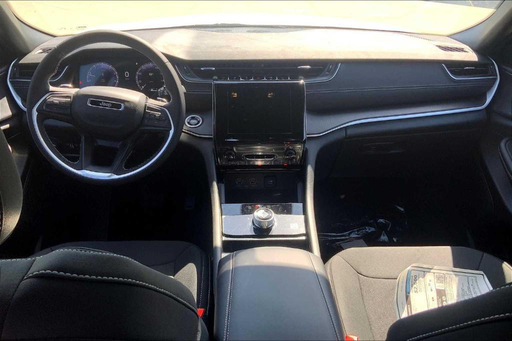 new 2025 Jeep Grand Cherokee car, priced at $32,416