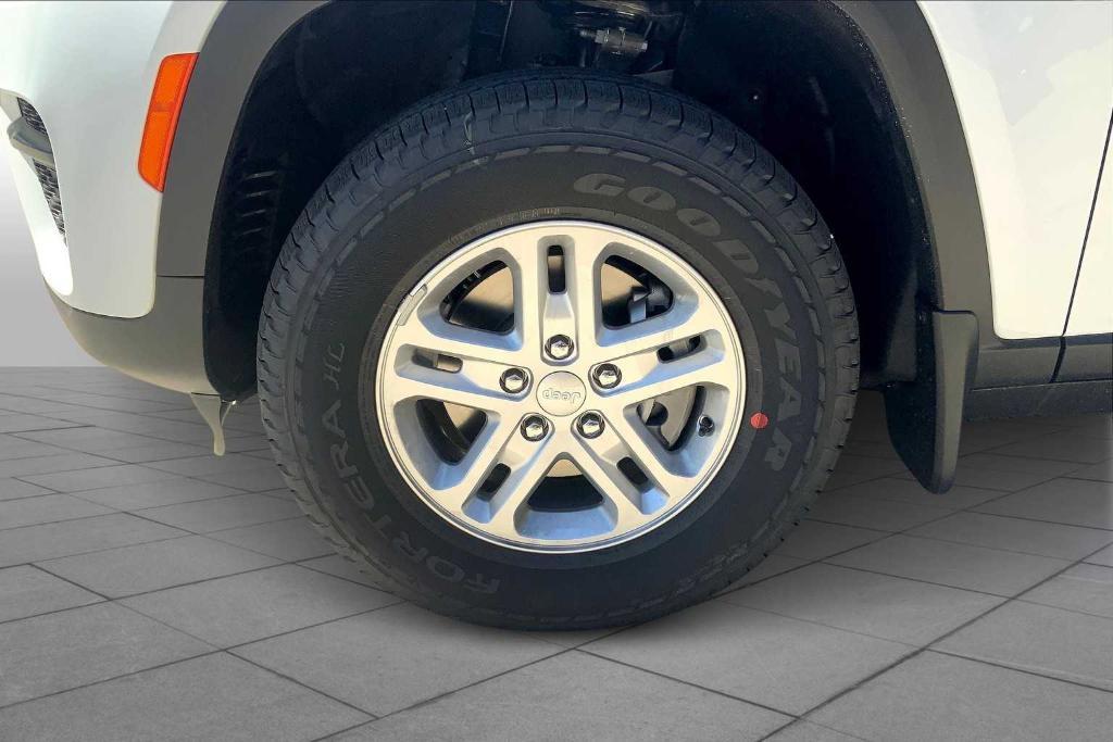 new 2025 Jeep Grand Cherokee car, priced at $32,416
