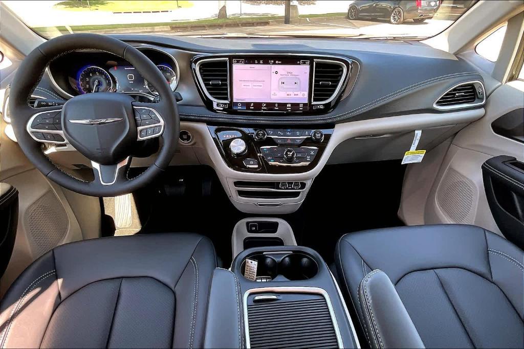 new 2024 Chrysler Pacifica car, priced at $43,700