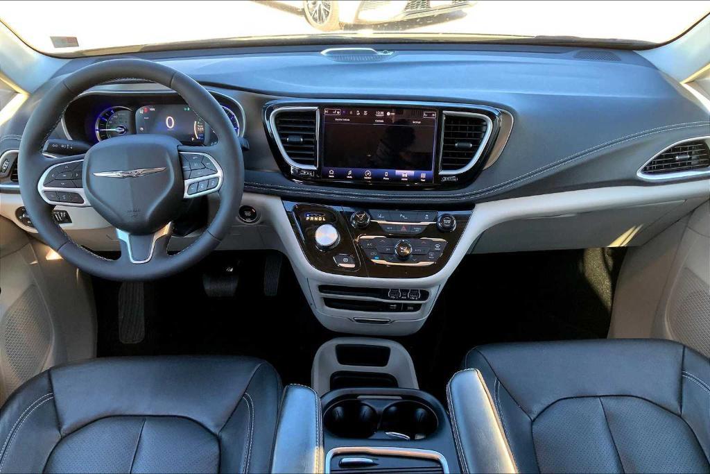 used 2022 Chrysler Pacifica Hybrid car, priced at $32,338