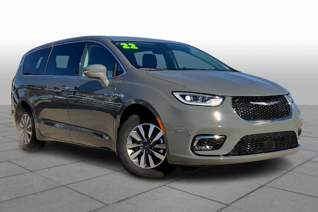 used 2022 Chrysler Pacifica Hybrid car, priced at $32,338