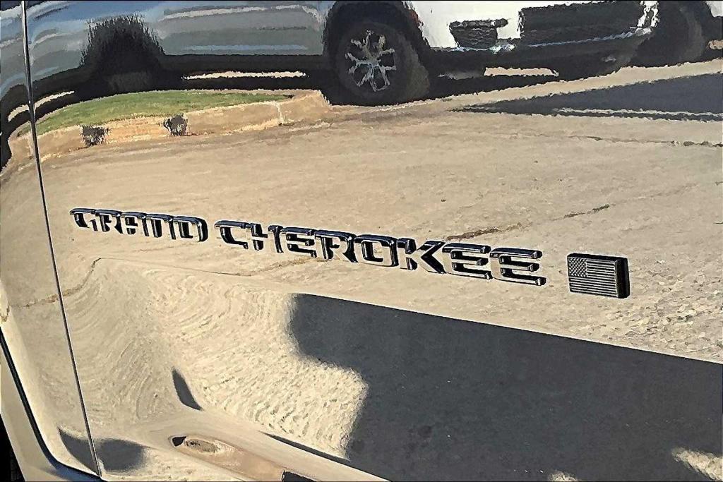 new 2025 Jeep Grand Cherokee car, priced at $43,995