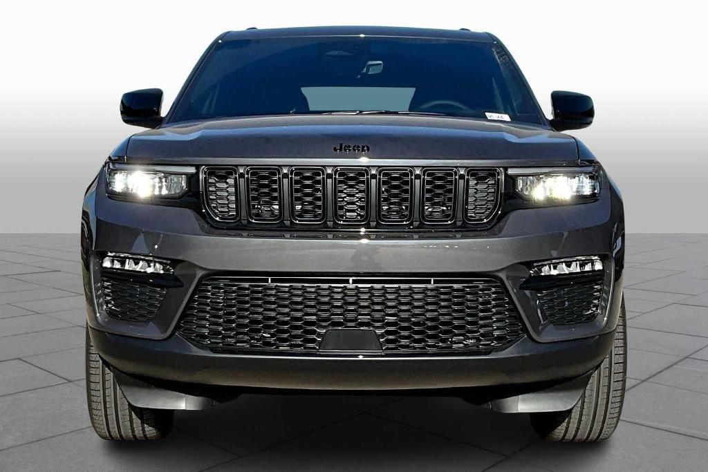 new 2025 Jeep Grand Cherokee car, priced at $43,995