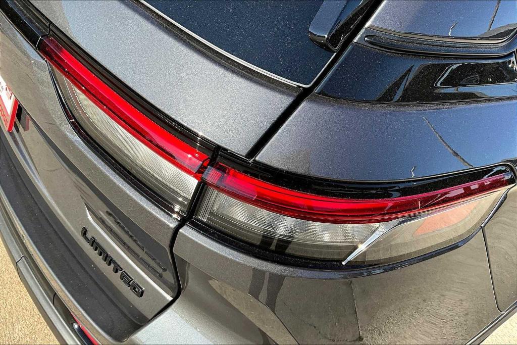 new 2025 Jeep Grand Cherokee car, priced at $43,995