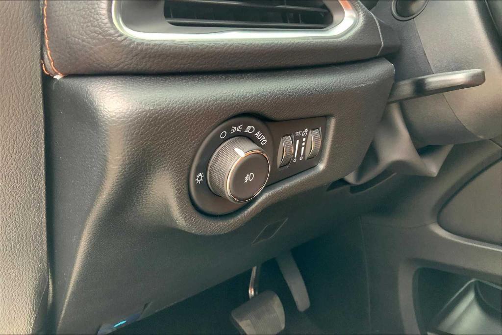 new 2025 Chrysler Pacifica car, priced at $48,222