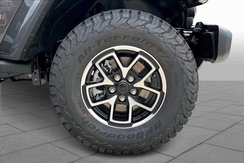 new 2025 Jeep Wrangler car, priced at $51,027