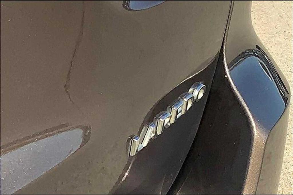 used 2020 Jeep Grand Cherokee car, priced at $21,154