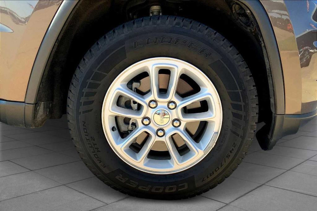 used 2020 Jeep Grand Cherokee car, priced at $21,154