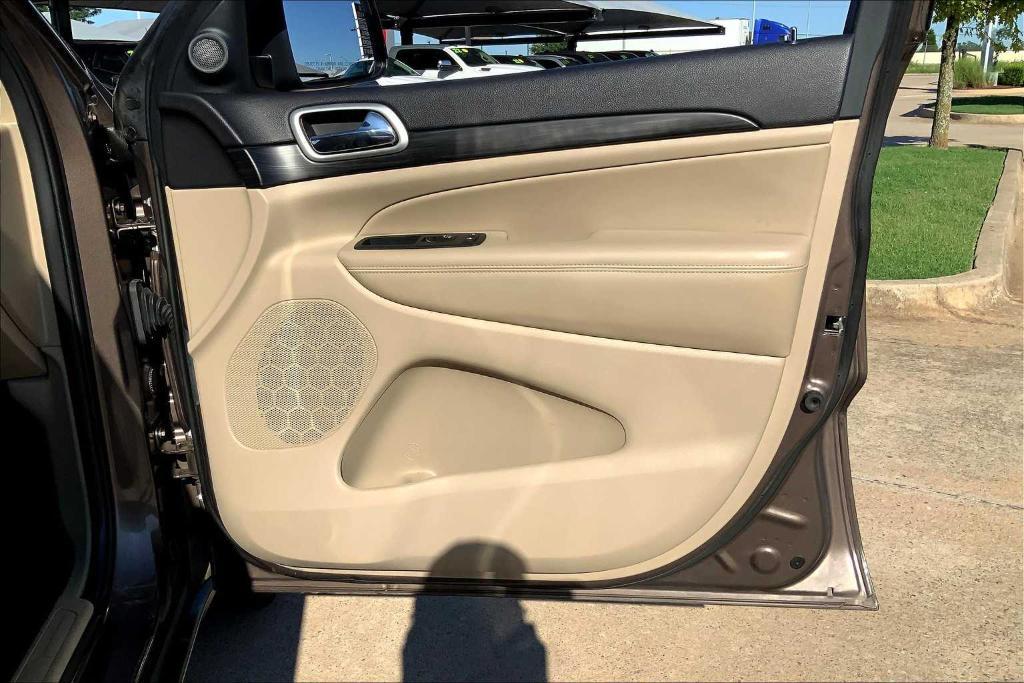 used 2020 Jeep Grand Cherokee car, priced at $21,154