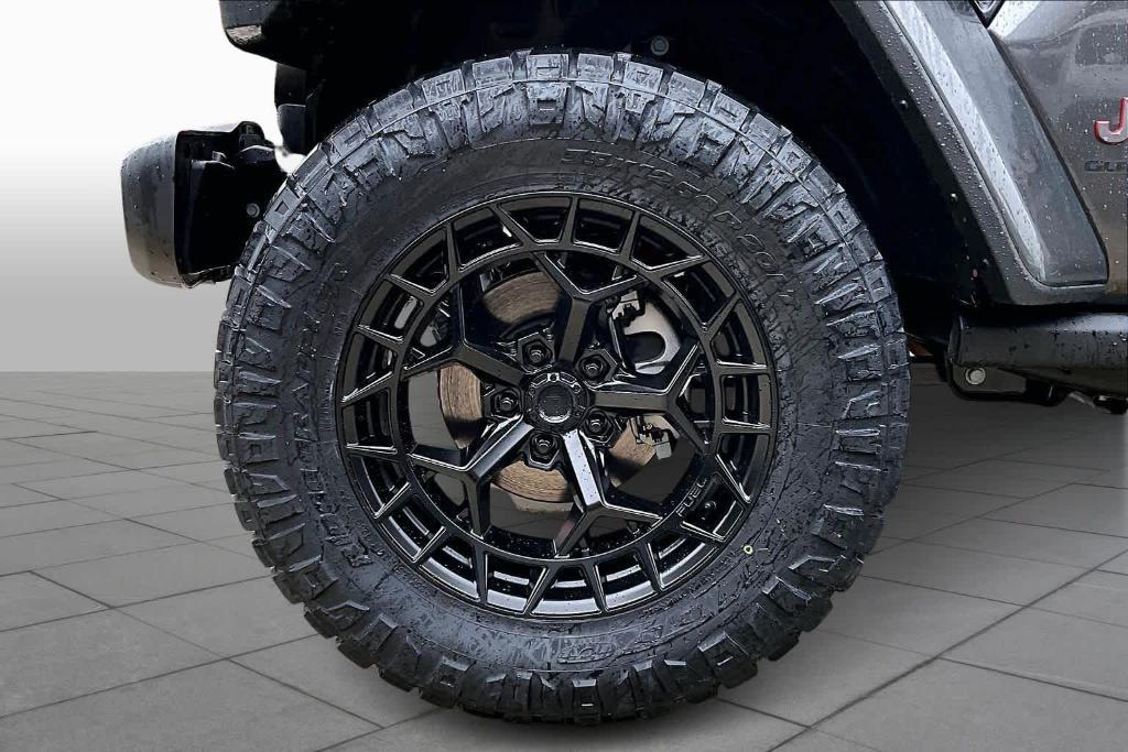 new 2025 Jeep Gladiator car, priced at $50,046