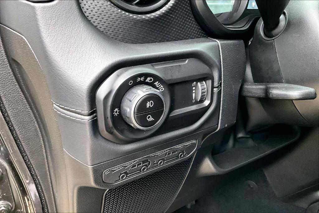 new 2025 Jeep Gladiator car, priced at $50,046