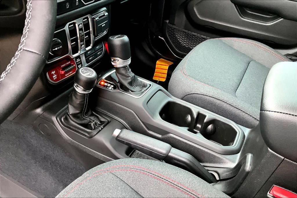 new 2025 Jeep Gladiator car, priced at $50,046