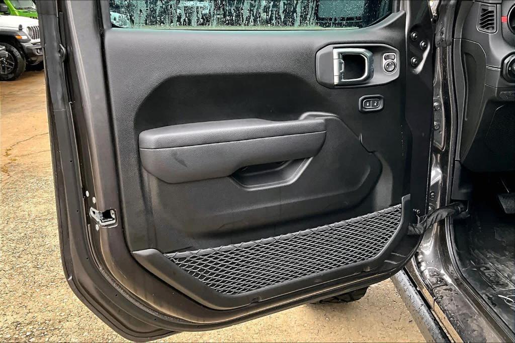 new 2025 Jeep Gladiator car, priced at $50,046