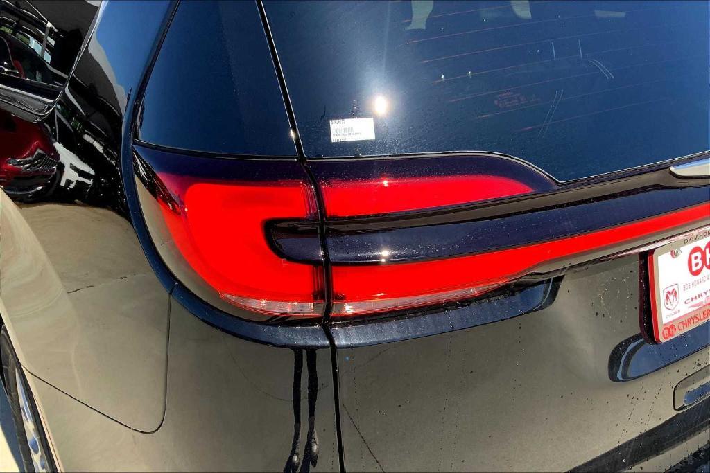 new 2025 Chrysler Pacifica car, priced at $38,052