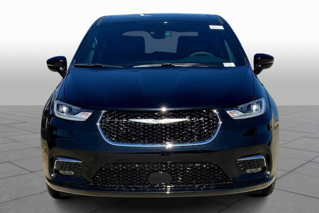 new 2025 Chrysler Pacifica car, priced at $38,052