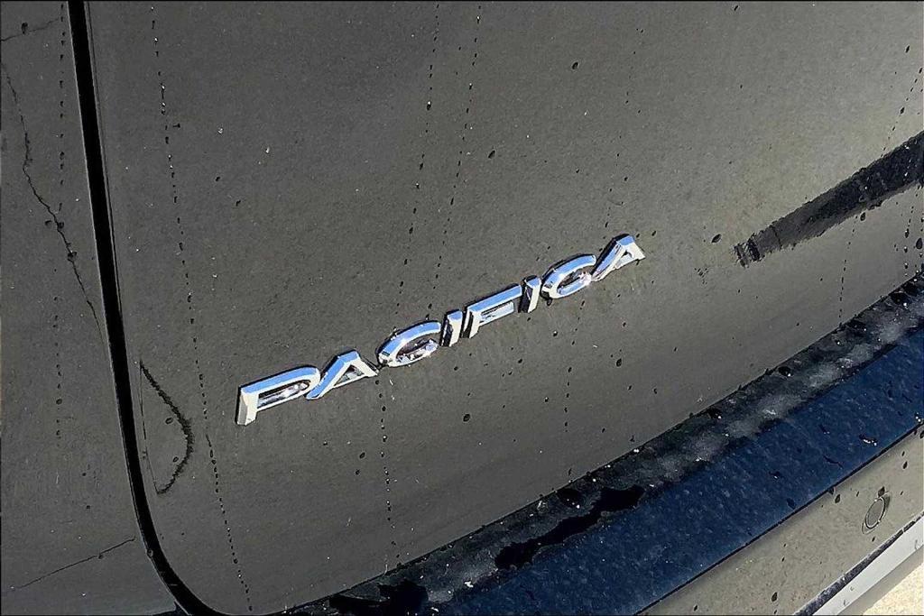 new 2025 Chrysler Pacifica car, priced at $38,052